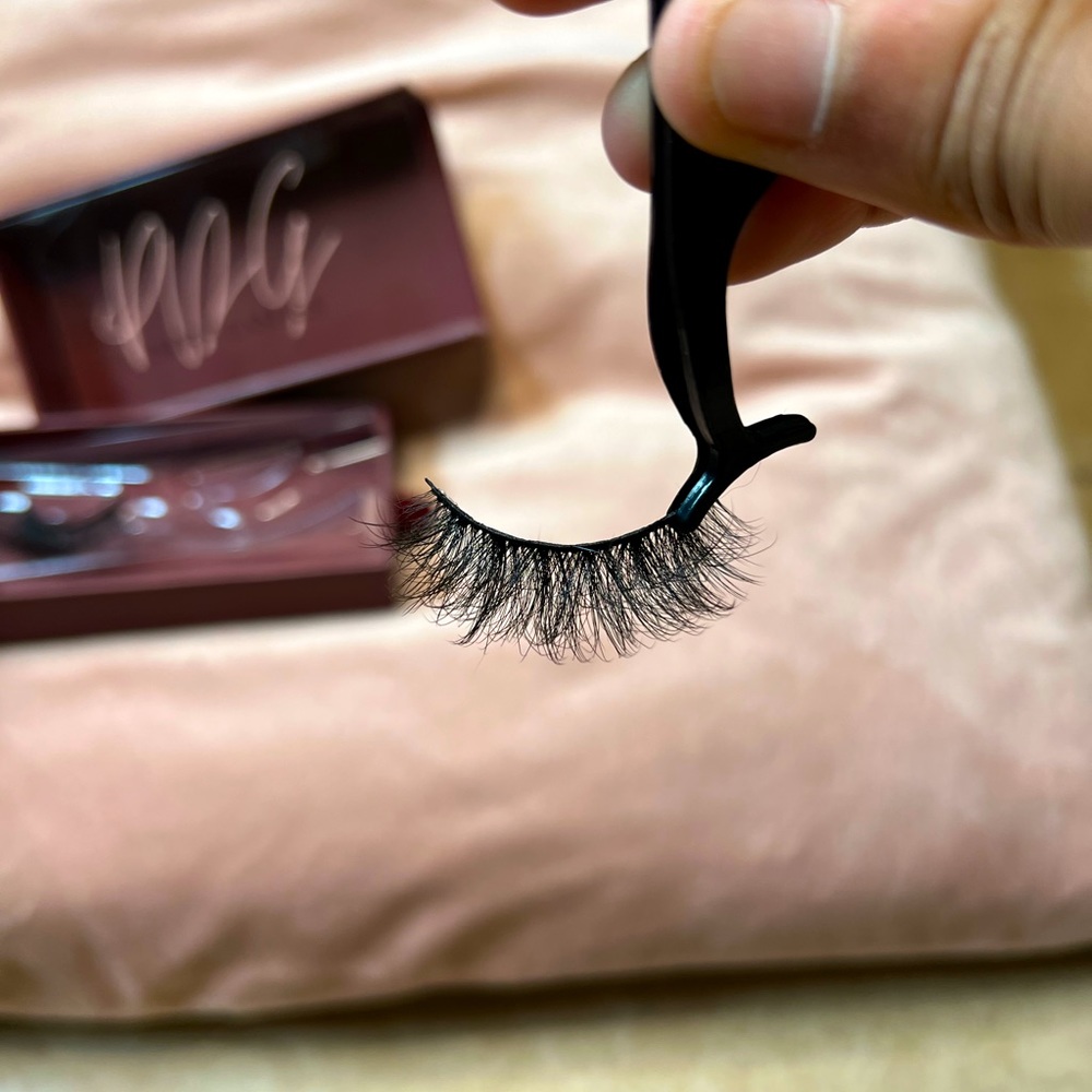 Faux mink lashes style “B4”